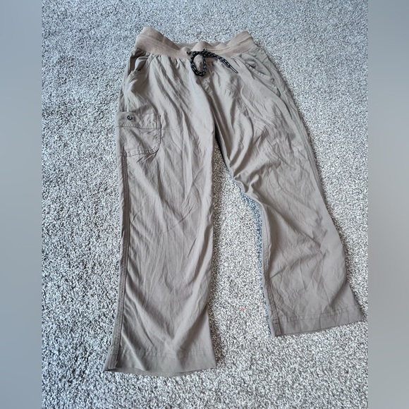 Columbia Women’s Gavin Ridge Pull On Cargo Capri Beige Size Medium - Picture 4 of 6